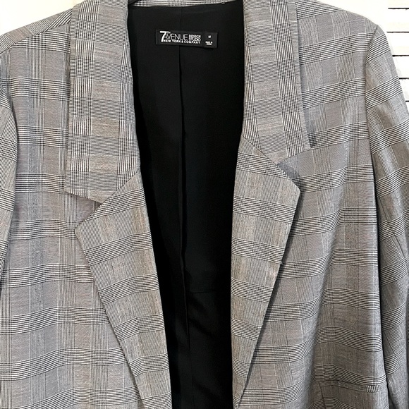 7TH AVENUE DESIGN STUDIO NEW YORK & COMPANY B/W PLAID JACKET/BLAZER - Picture 2 of 2